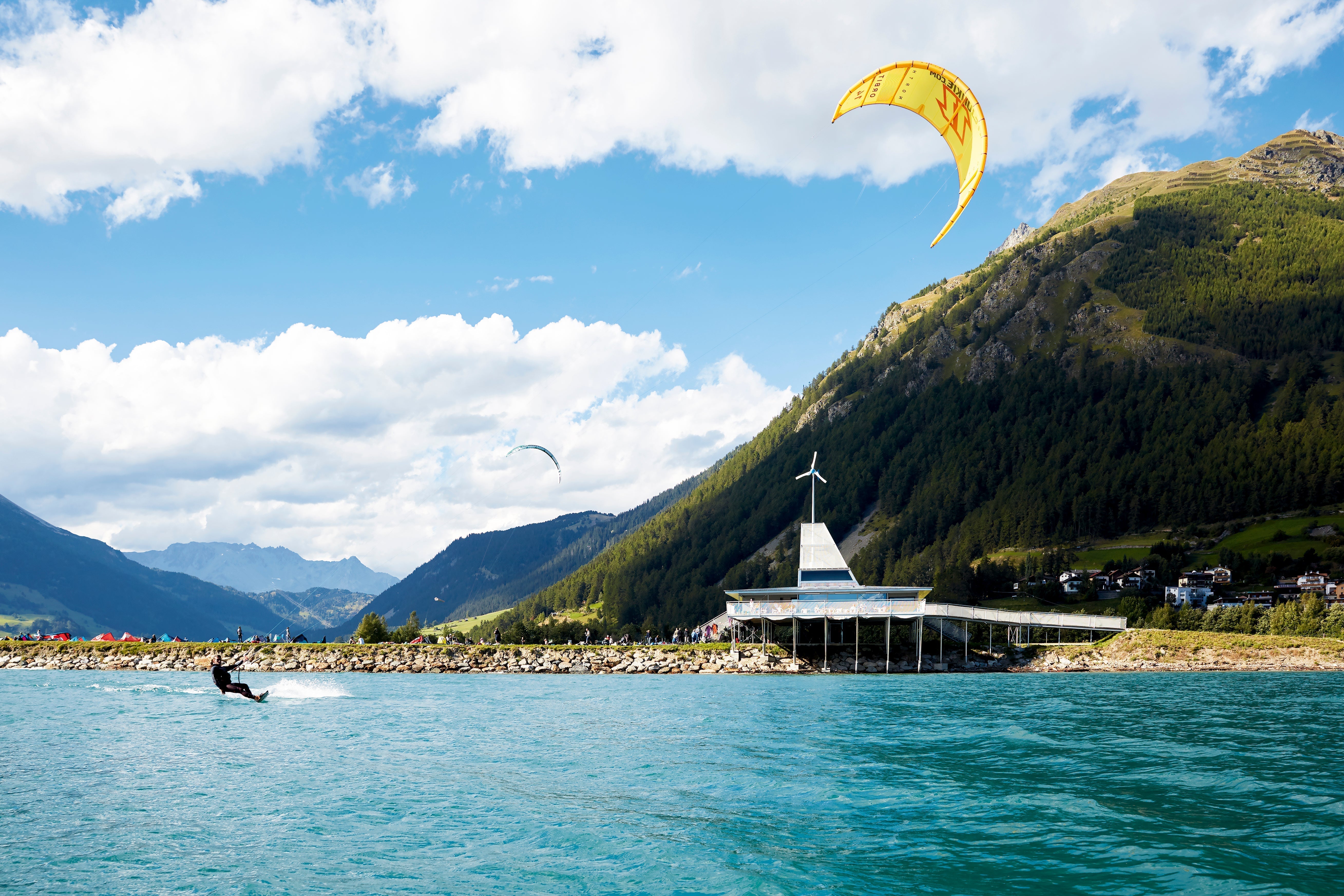 Lokaler Kiter an der Kitestation Graun Reschensee