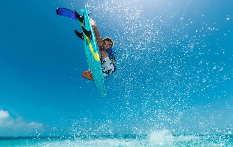 Duotone Dice SLS 2025 Strapless jump
