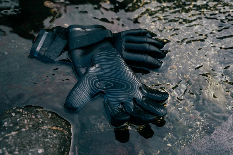 ✓ Mystic Roam Glove 3mm – Wärme & Grip für Kitesurfer!
