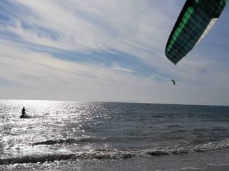 Bild Kitesurfschule Kite starten